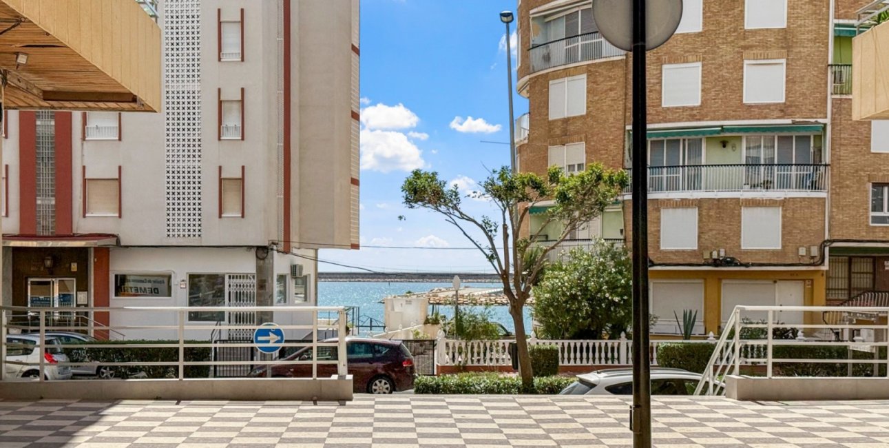 Resale - Apartment / flat -
Torrevieja - Playa Acequion
