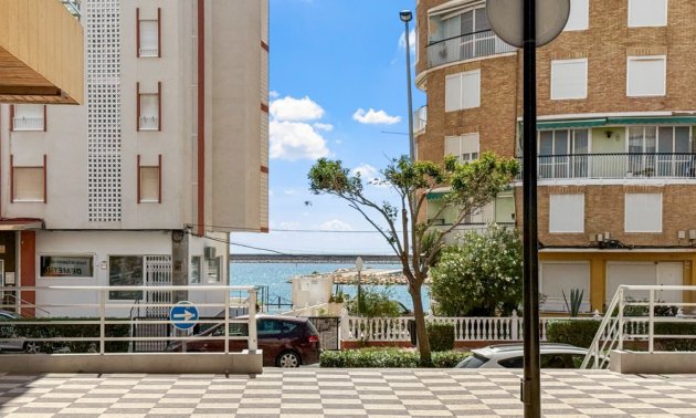 Resale - Apartment / flat -
Torrevieja - Playa Acequion