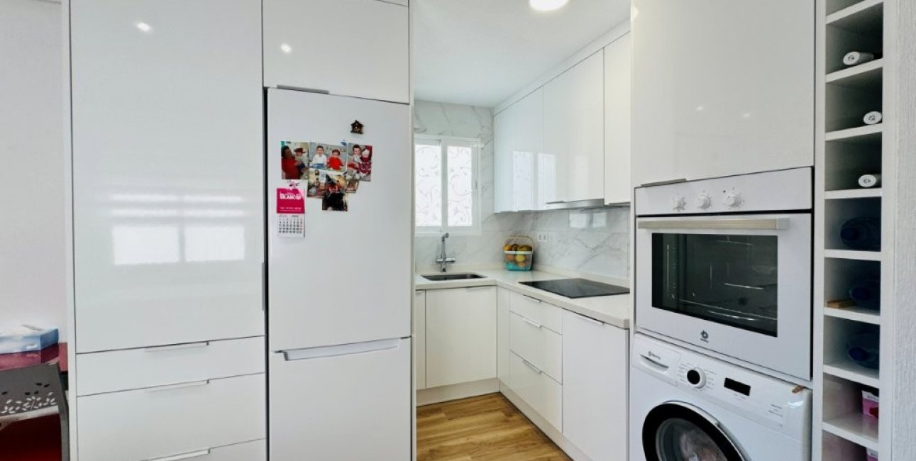 Resale - Apartment / flat -
Guardamar del Segura - Pueblo