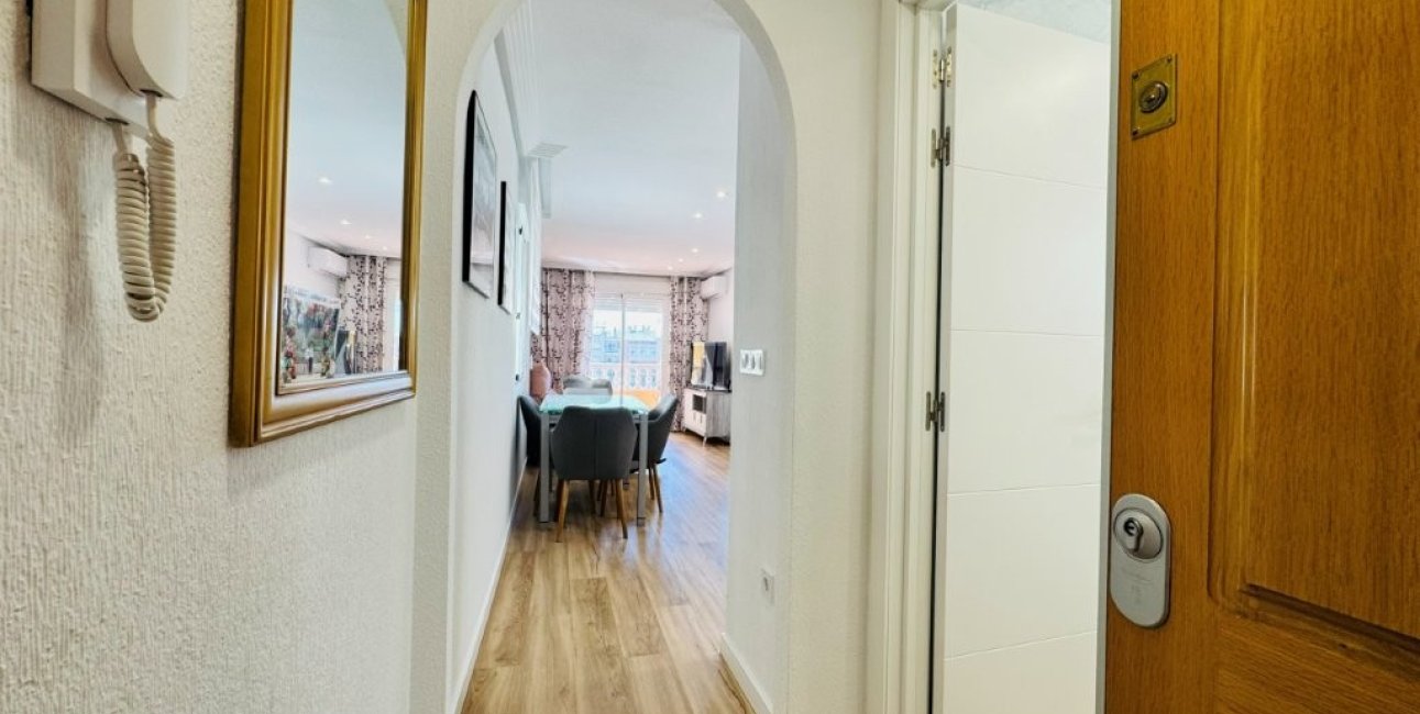 Resale - Apartment / flat -
Guardamar del Segura - Pueblo
