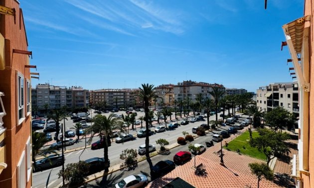 Resale - Apartment / flat -
Guardamar del Segura - Pueblo