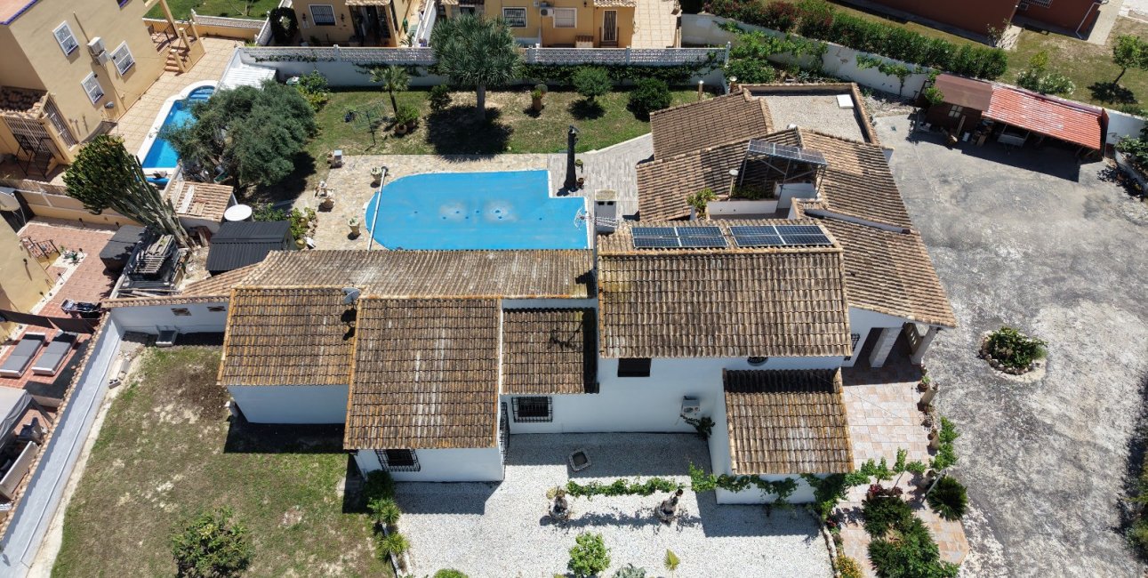 Resale - Villa -
Orihuela Costa - Villamartin