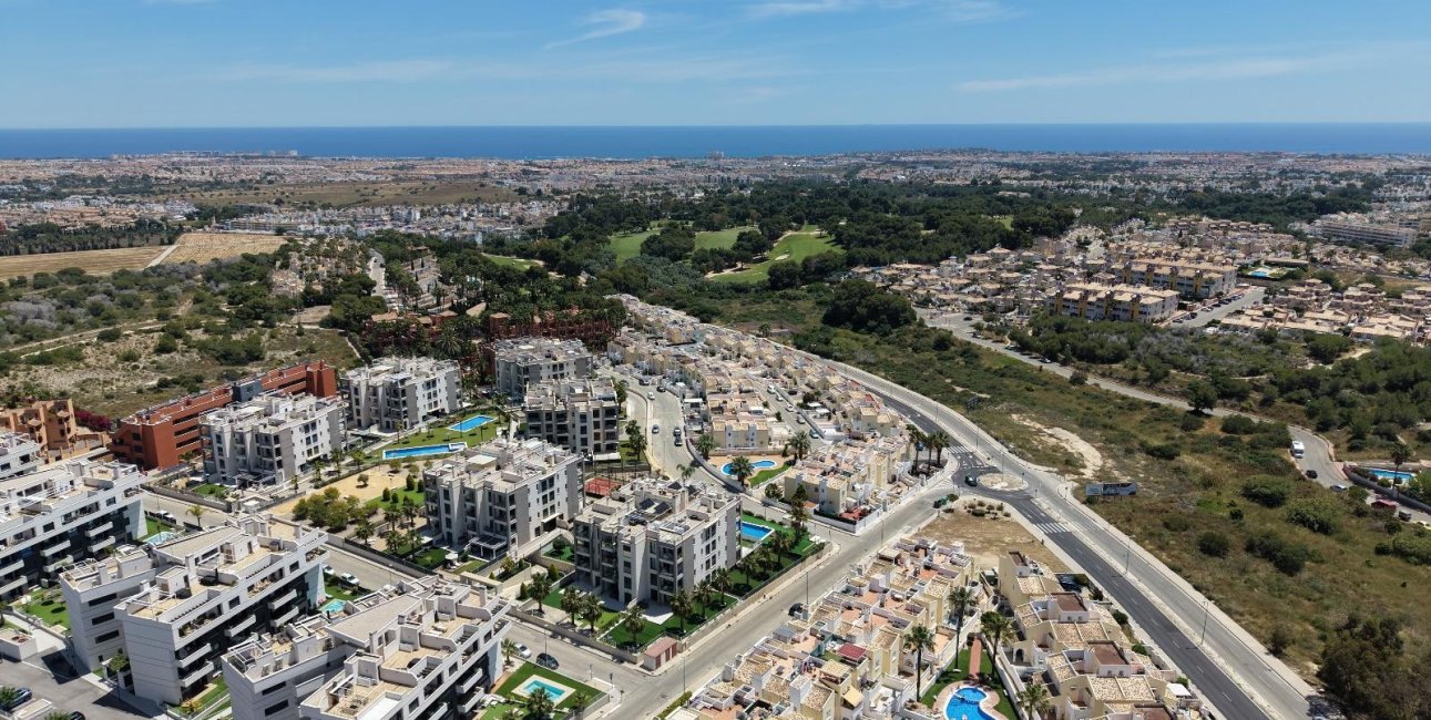 Resale - Villa -
Orihuela Costa - Villamartin