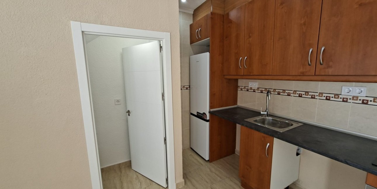 Resale - Townhouse -
La Marina - La Marina - Urbanization