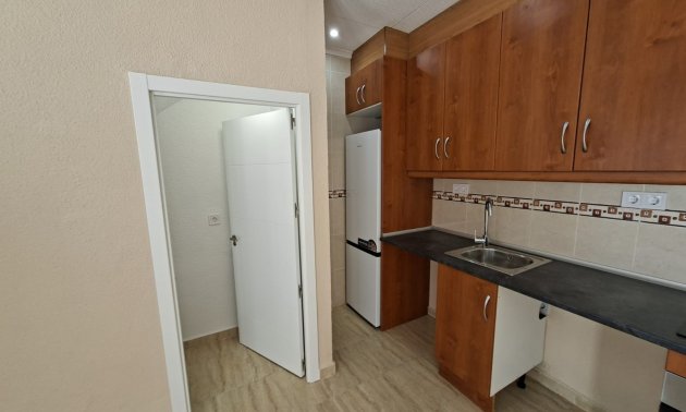 Resale - Townhouse -
La Marina - La Marina - Urbanization