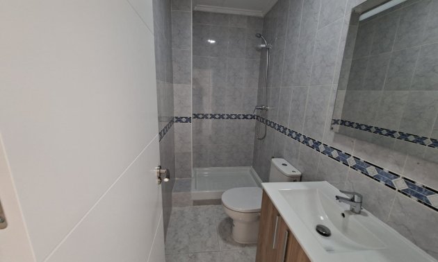 Resale - Townhouse -
La Marina - La Marina - Urbanization