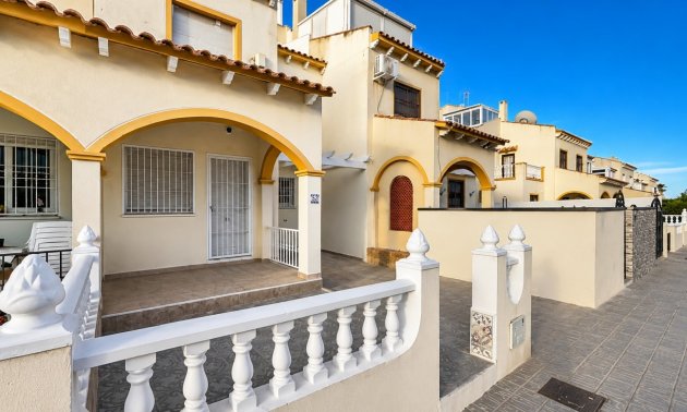 Resale - Townhouse -
Orihuela Costa - Playa Flamenca