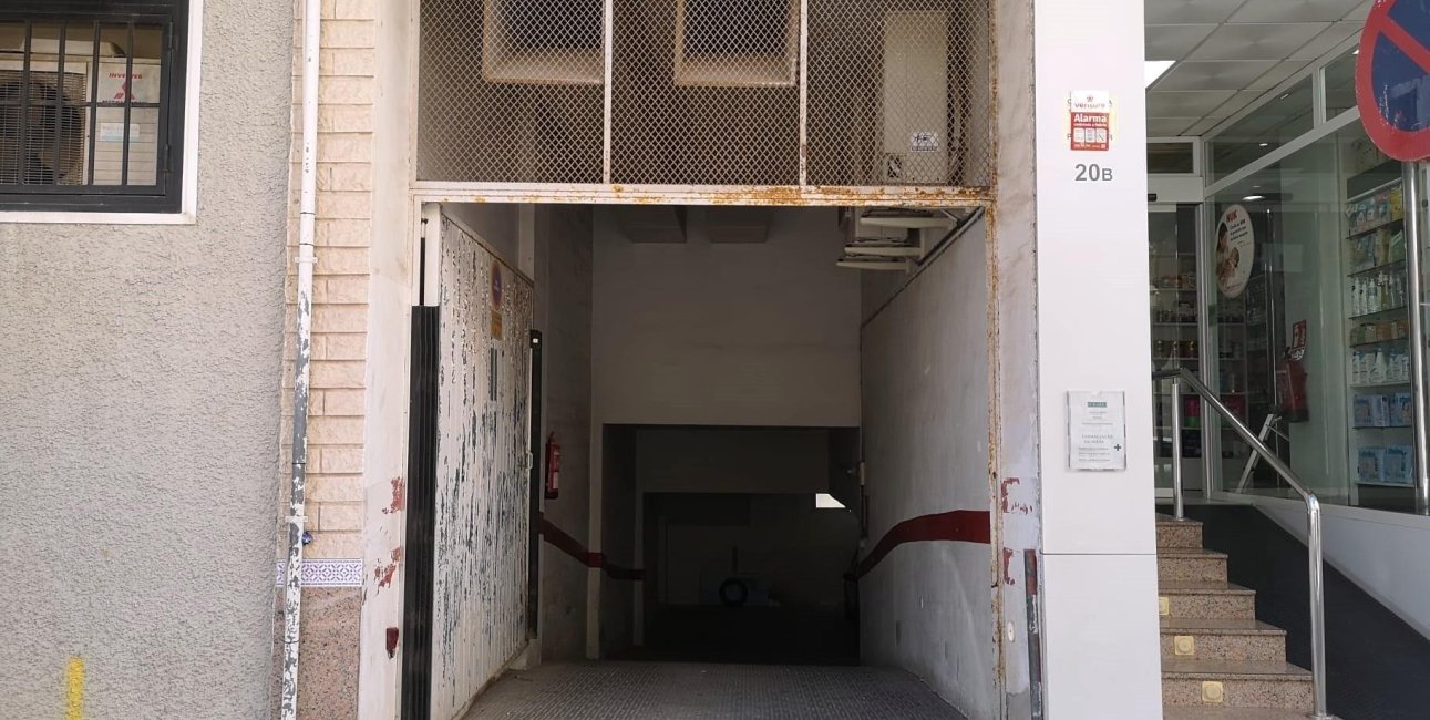 Resale - Garage -
Torrevieja - Centro