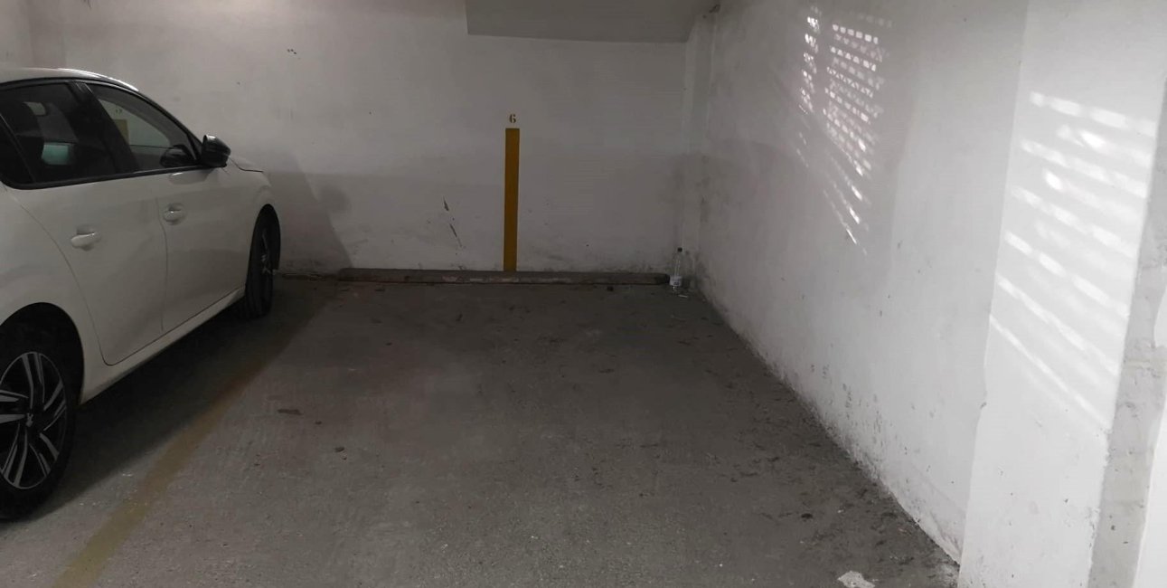 Resale - Garage -
Torrevieja - Centro