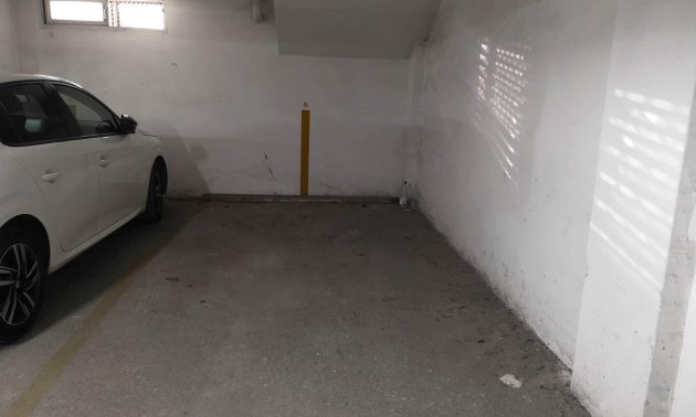 Resale - Garage -
Torrevieja - Centro