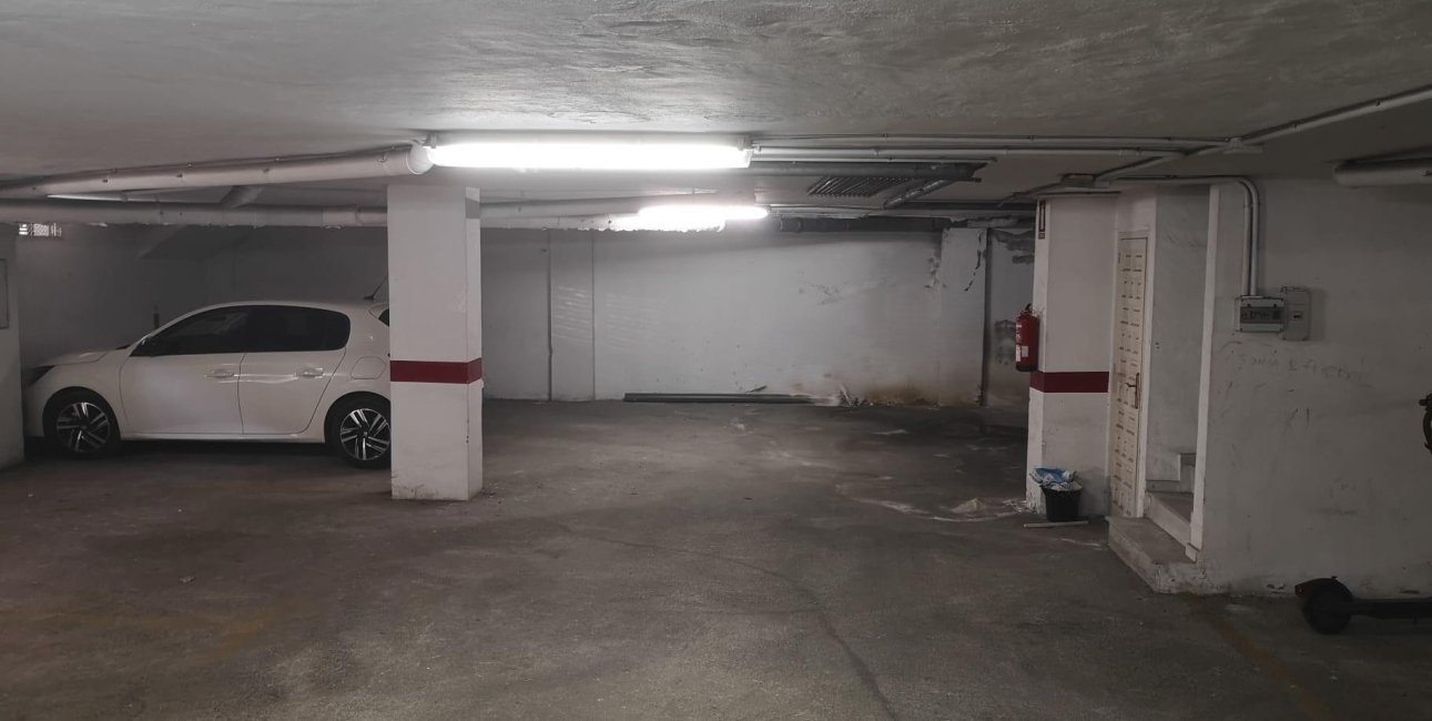 Resale - Garage -
Torrevieja - Centro