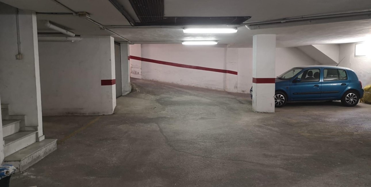 Resale - Garage -
Torrevieja - Centro