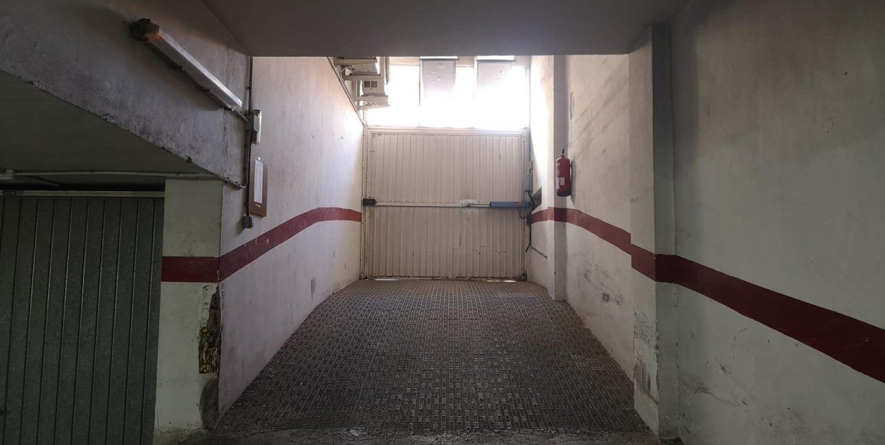 Resale - Garage -
Torrevieja - Centro