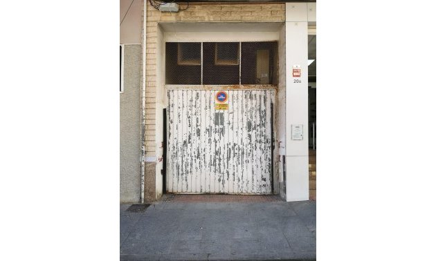 Resale - Garage -
Torrevieja - Centro