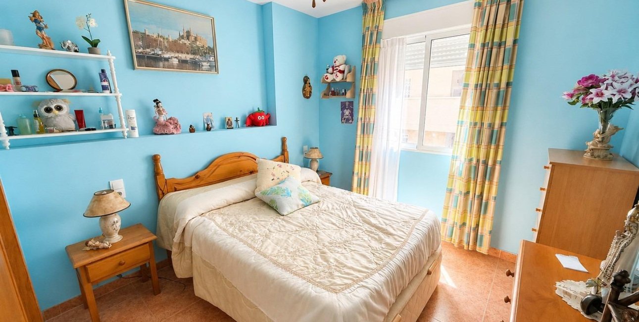 Resale - Apartment / flat -
Torrevieja - Nueva Torrevieja