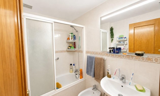 Resale - Apartment / flat -
Torrevieja - Nueva Torrevieja