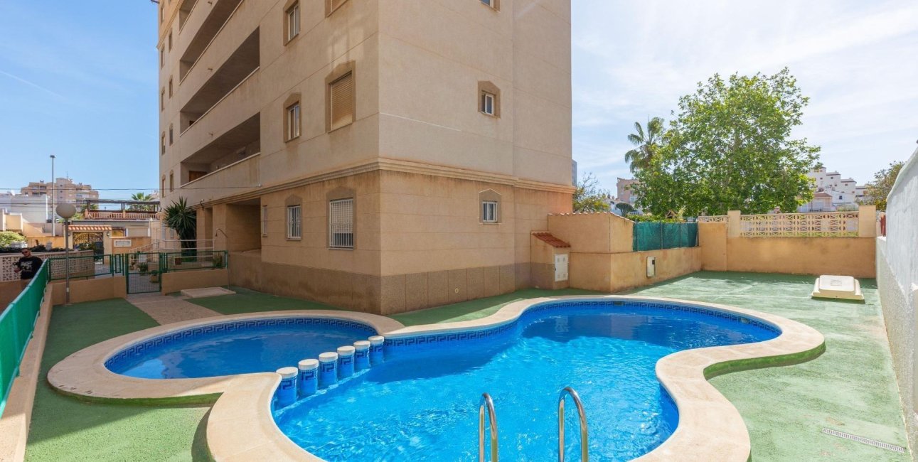 Resale - Apartment / flat -
Torrevieja - Nueva Torrevieja