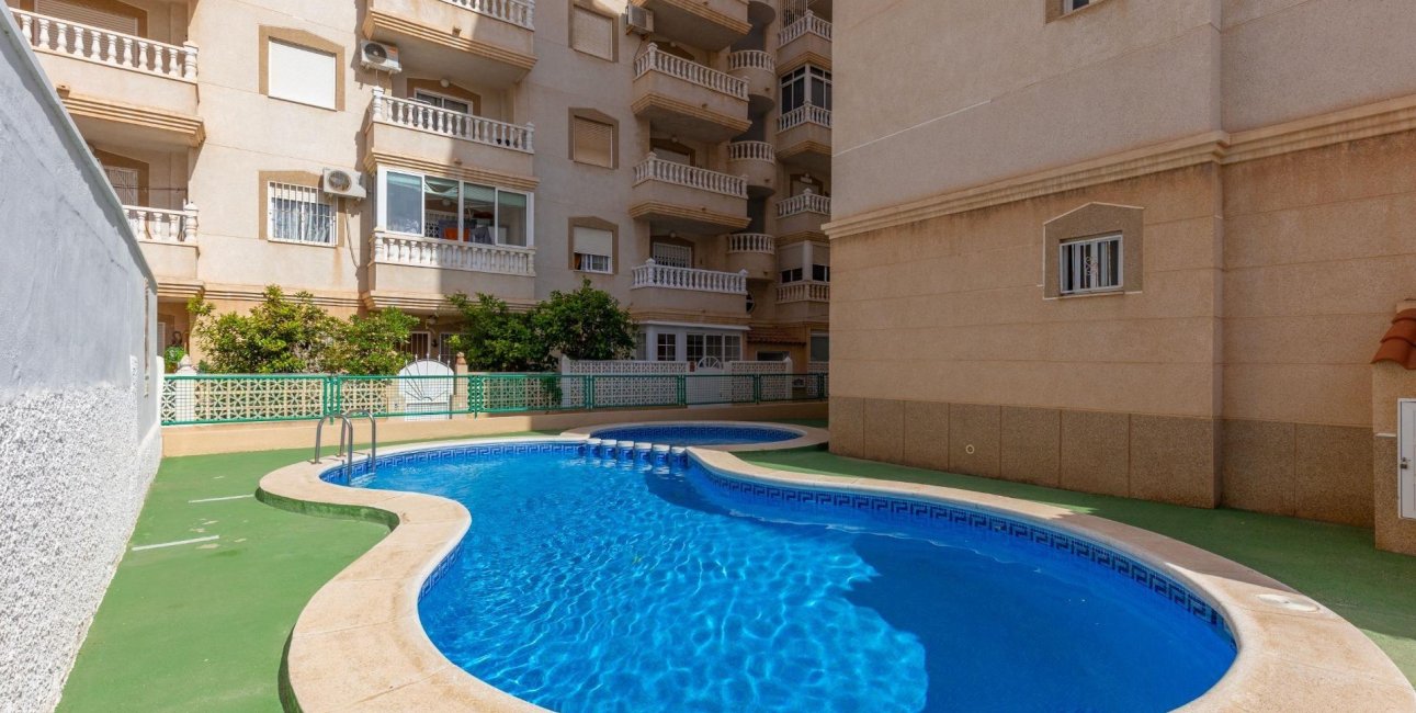 Resale - Apartment / flat -
Torrevieja - Nueva Torrevieja