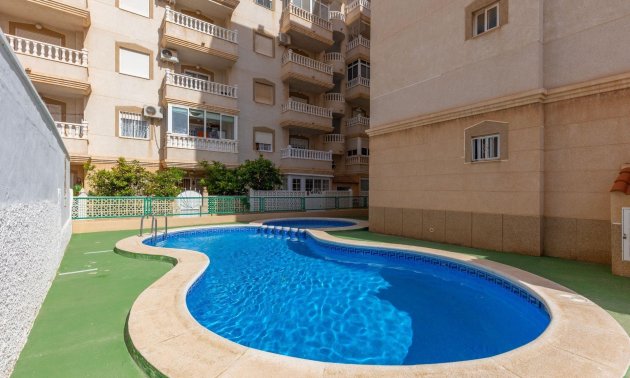 Resale - Apartment / flat -
Torrevieja - Nueva Torrevieja