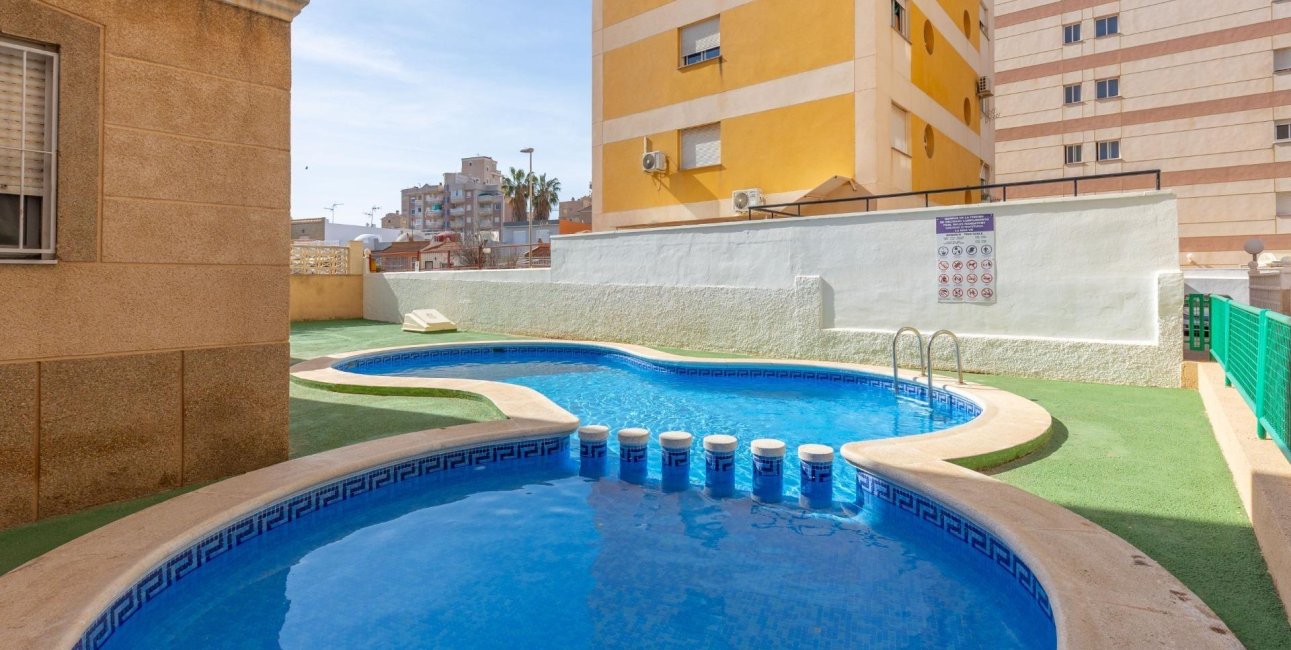 Resale - Apartment / flat -
Torrevieja - Nueva Torrevieja