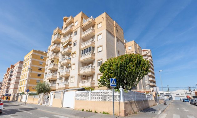 Resale - Apartment / flat -
Torrevieja - Nueva Torrevieja