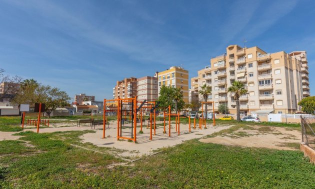 Resale - Apartment / flat -
Torrevieja - Nueva Torrevieja