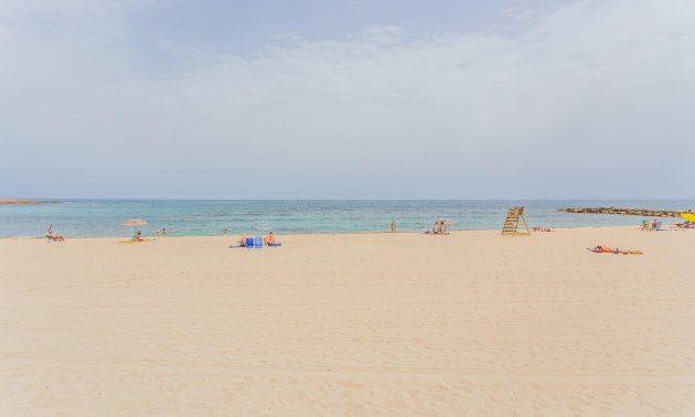 Resale - Apartment / flat -
Torrevieja - Nueva Torrevieja