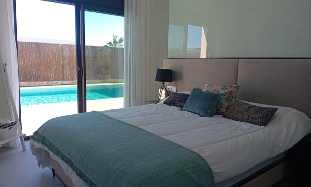 Resale - Villa -
Algorfa - La Finca Golf Resort