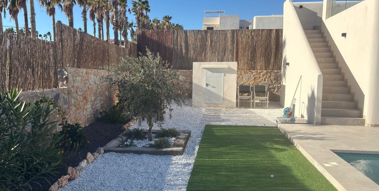 Resale - Villa -
Algorfa - La Finca Golf Resort