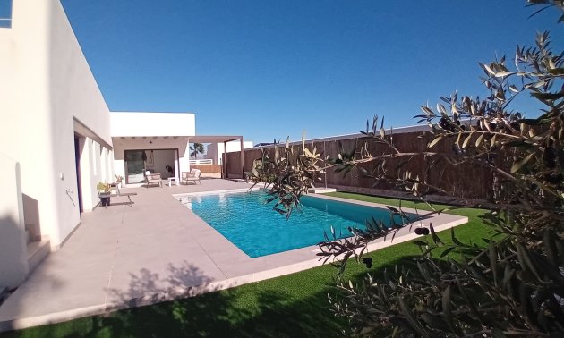 Resale - Villa -
Algorfa - La Finca Golf Resort