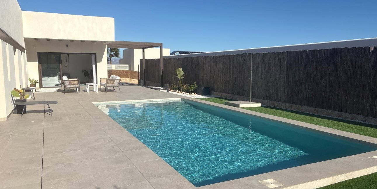 Resale - Villa -
Algorfa - La Finca Golf Resort