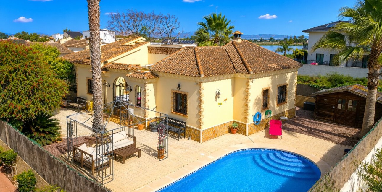 Resale - Villa -
Formentera del Segura - Fincas de La Vega