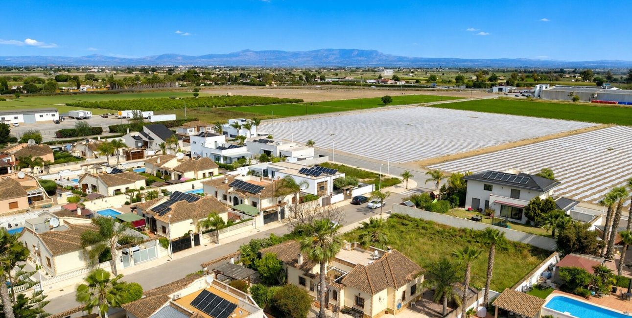 Resale - Villa -
Formentera del Segura - Fincas de La Vega