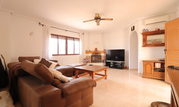 Resale - Villa -
Formentera del Segura - Fincas de La Vega