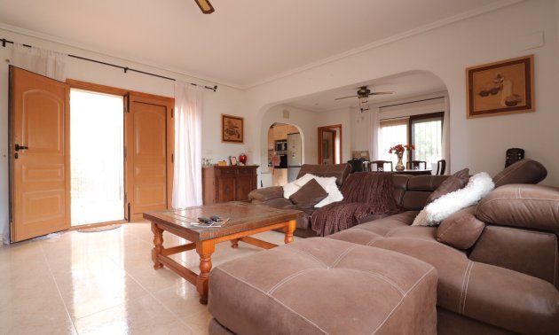 Resale - Villa -
Formentera del Segura - Fincas de La Vega