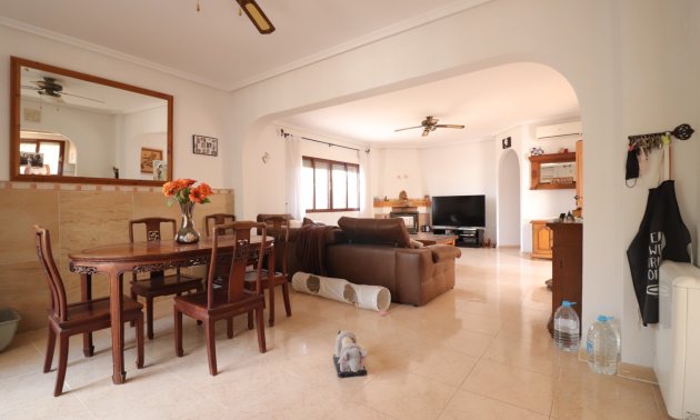 Resale - Villa -
Formentera del Segura - Fincas de La Vega