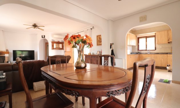 Resale - Villa -
Formentera del Segura - Fincas de La Vega