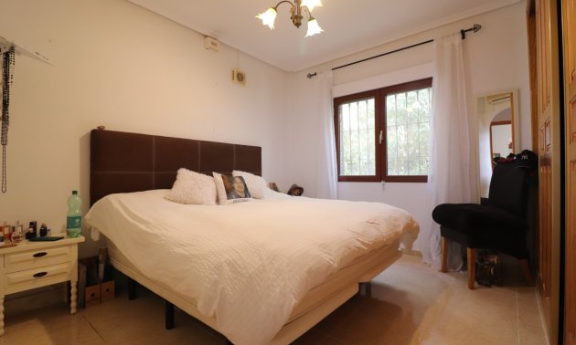 Resale - Villa -
Formentera del Segura - Fincas de La Vega