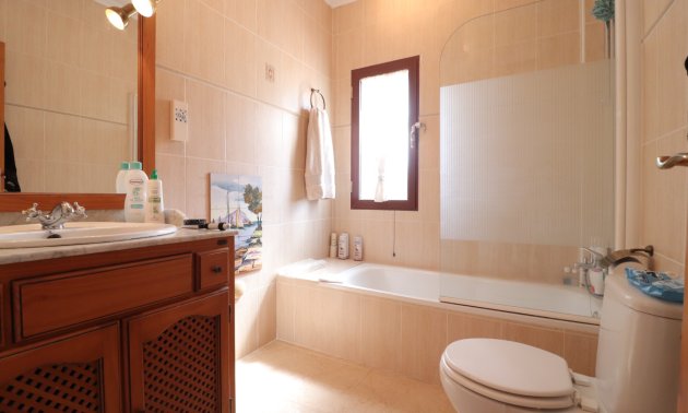 Resale - Villa -
Formentera del Segura - Fincas de La Vega