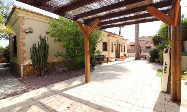 Resale - Villa -
Formentera del Segura - Fincas de La Vega