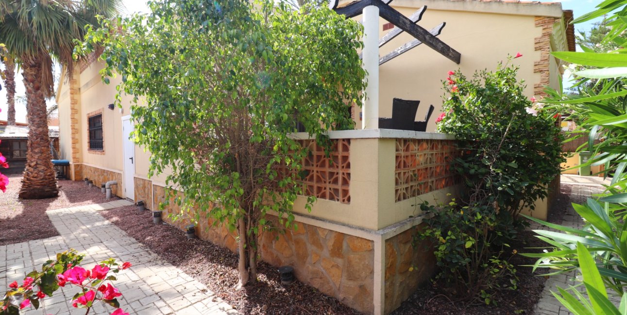 Resale - Villa -
Formentera del Segura - Fincas de La Vega