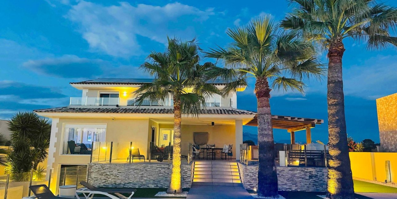 Resale - Villa -
Alfaz del Pi - Alfaz del Pi - Town