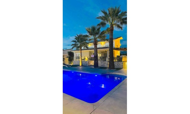 Resale - Villa -
Alfaz del Pi - Alfaz del Pi - Town