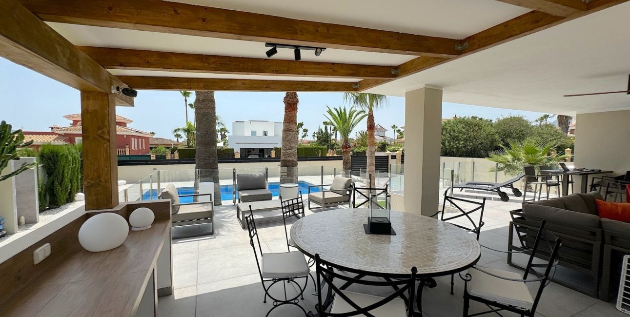 Resale - Villa -
Alfaz del Pi - Alfaz del Pi - Town