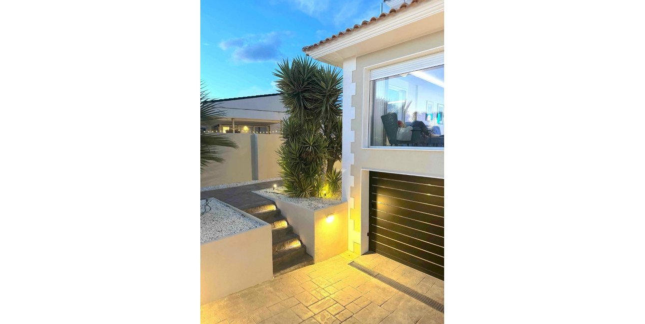 Resale - Villa -
Alfaz del Pi - Alfaz del Pi - Town