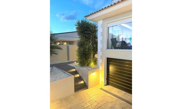 Resale - Villa -
Alfaz del Pi - Alfaz del Pi - Town