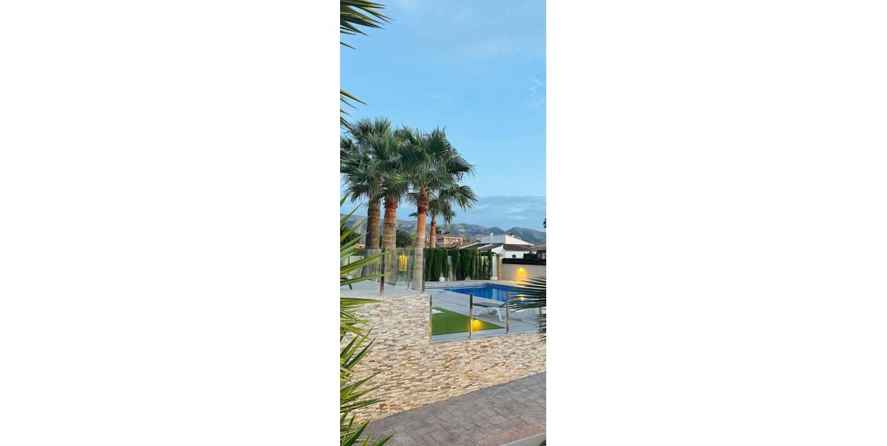 Resale - Villa -
Alfaz del Pi - Alfaz del Pi - Town