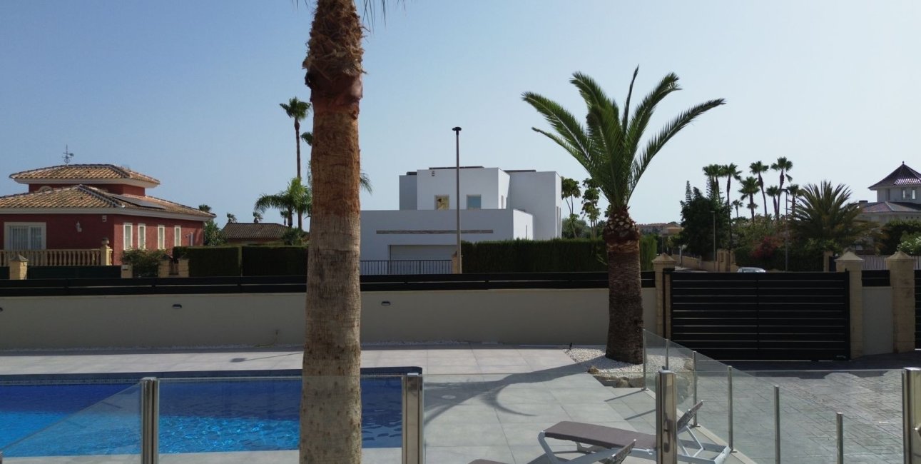 Resale - Villa -
Alfaz del Pi - Alfaz del Pi - Town
