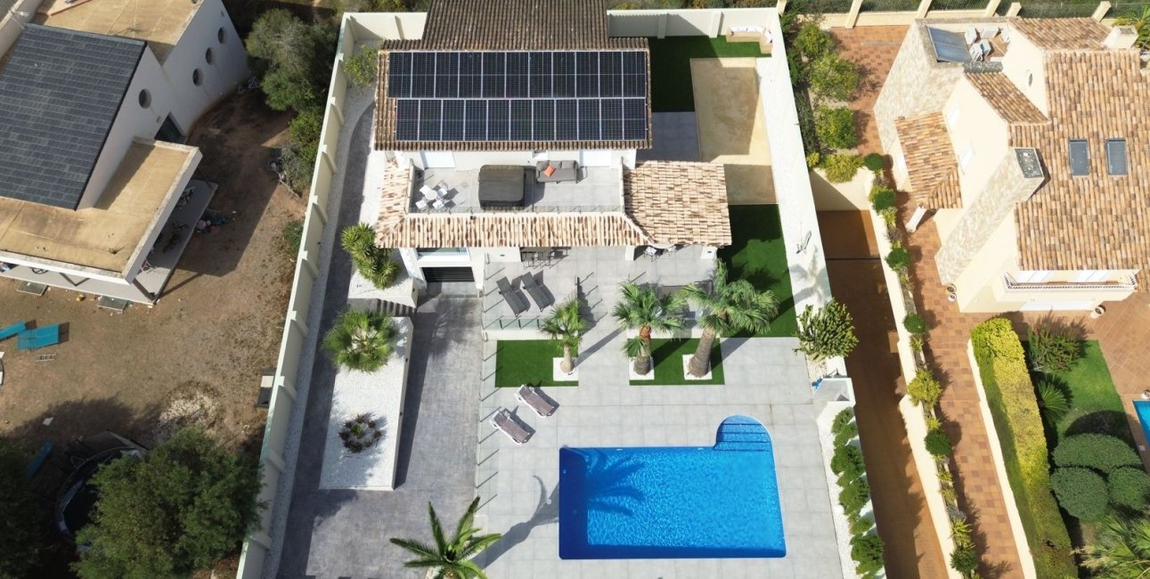 Resale - Villa -
Alfaz del Pi - Alfaz del Pi - Town