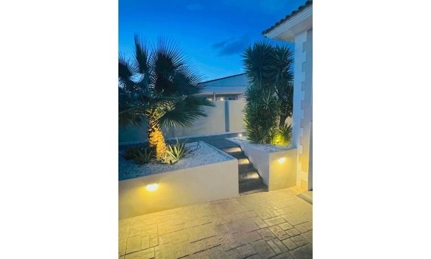 Resale - Villa -
Alfaz del Pi - Alfaz del Pi - Town